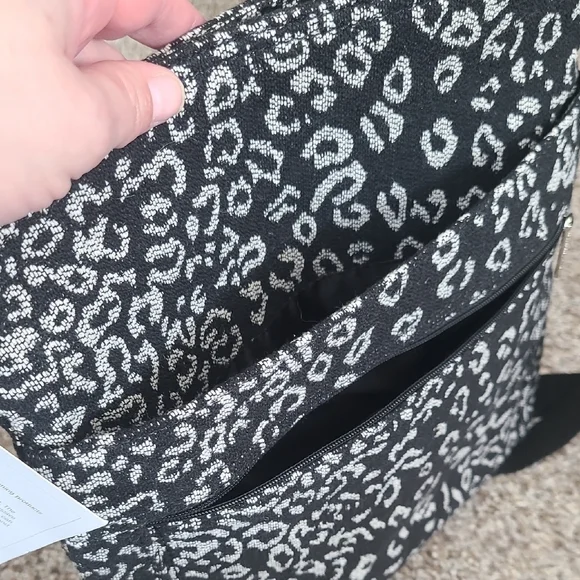 Thirty-One Black and White Crossbody Bag - Picture 5 of 8